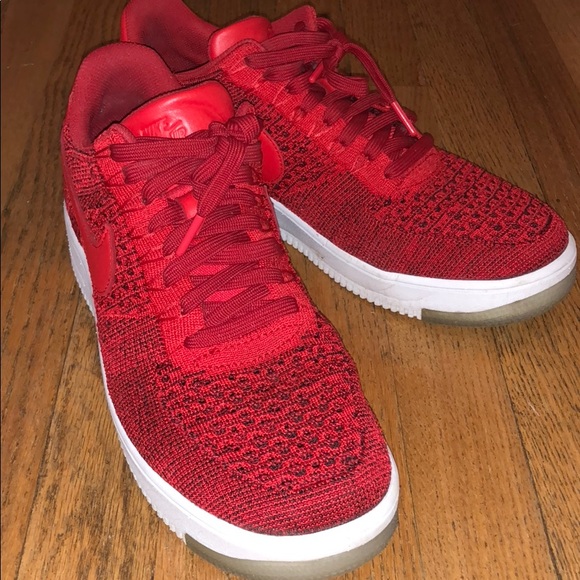 le scarpe nike air force 1 flyknit basso poshmark le scarpe nike air force 1 flyknit basso poshmark